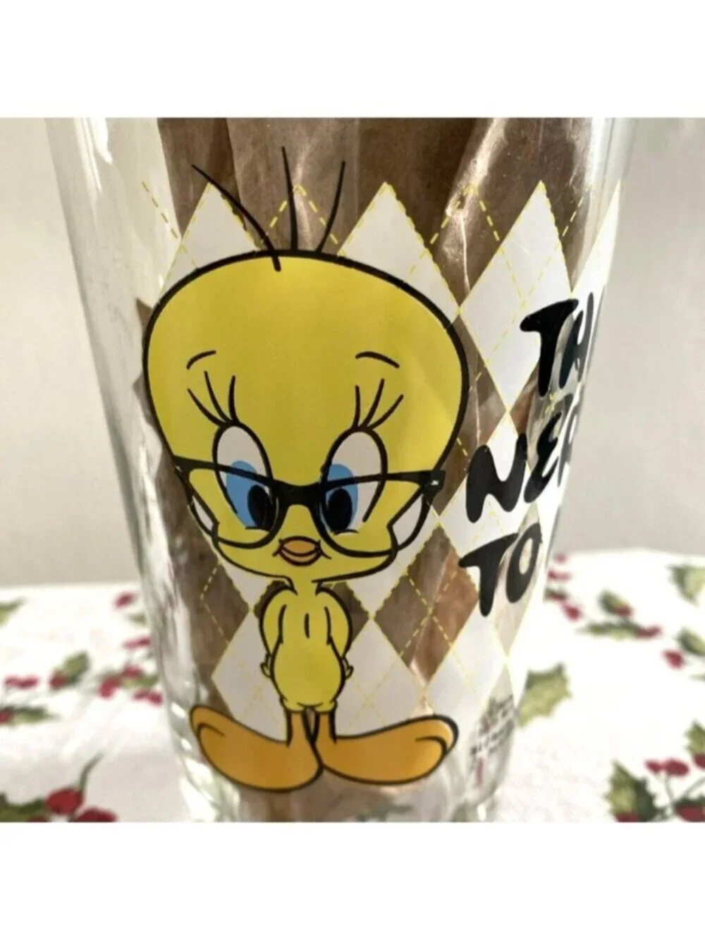 Looney Tunes Tweety Bird 2 Pint Glasses 